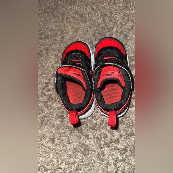 Nike’s - Picture 5 of 6